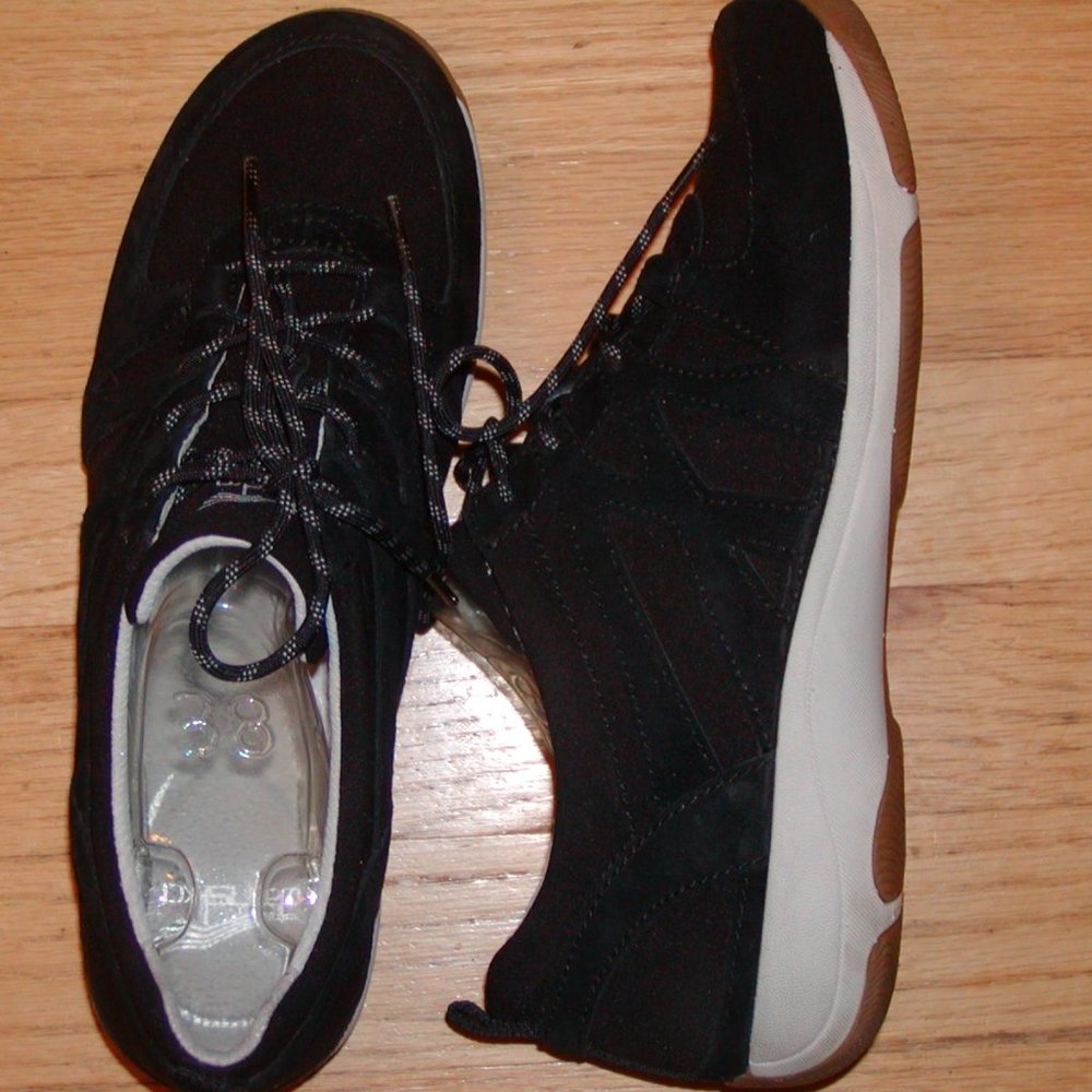 DANSKO Hatty Suede Tennis shoes. New in box. Size 38 ( 8 US)
